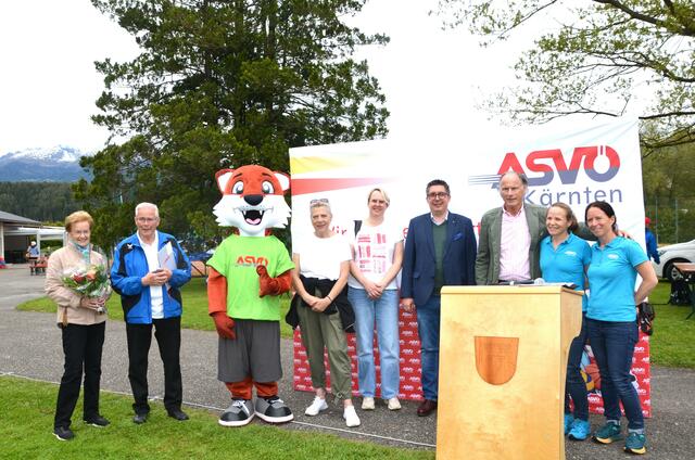 Maria und Werner Lebitsch, Angelika Hinteregger, Almut Smoliner, Christoph Staudacher, Christoph Schasché, Simone Kühn und Katrin Dorfer