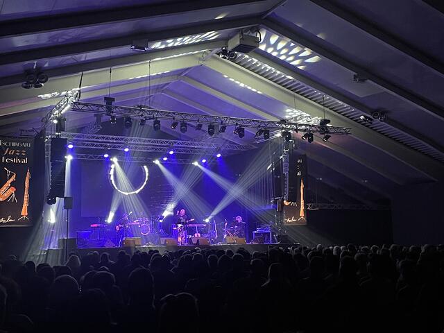 900 Besucher*innen gingen mit auf die musikalische Zeitreise.