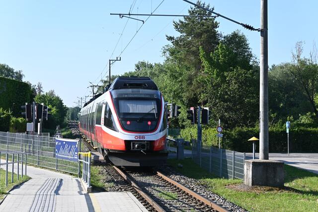 Mit der Bahn angereist