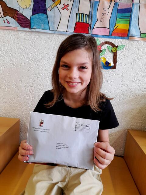 Laura-Sophie Kohler freute sich über einen Brief von Innsbrucks Bischof Hermann Glettler. | Foto: MS Völs