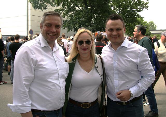 Landtagsabgeordneter Hubert Keyl und Elisabeth Keyl mit Landtagsabgeordneten Andreas Bors. | Foto: Christian Nowotny