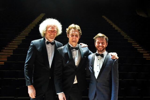 Musikalische Ö-Schiene in Erl - Matthias Georg Kendlinger, Sohn Maximilian Kendlinger und Pianist Philipp Scheucher | Foto: Schwaighofer