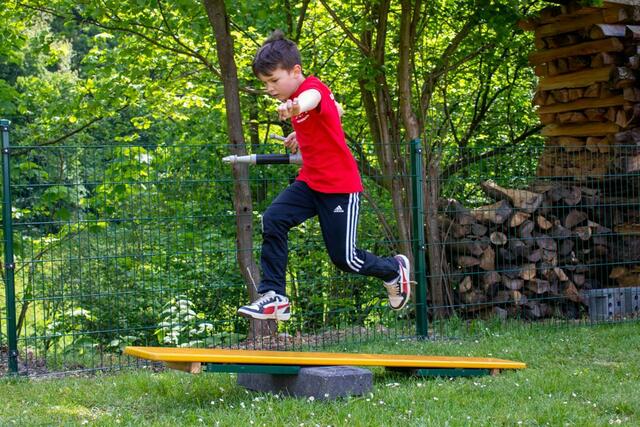 Ebenso sportliche Übungen waren ein Teil. | Foto: Freiwillige Feuerwehr Steinbach