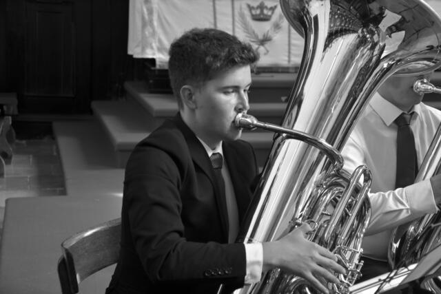 Stiftskirche Waldhausen: Alles Gute Anton Bruckner! Sängerinnen und Sänger, Musikerinnen und Musiker, Organistinnen, Grein Brass, Greinissimo, Kirchenchor Waldhausen, Coro Danubio bejubelt!  | Foto: Robert Zinterhof