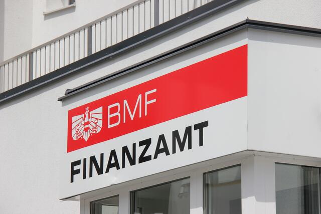 Im Baugewerbe stießen die Ermittler auf einen Fall von Schwarzarbeit bei einem Unternehmen in Tirol.  | Foto: Haun