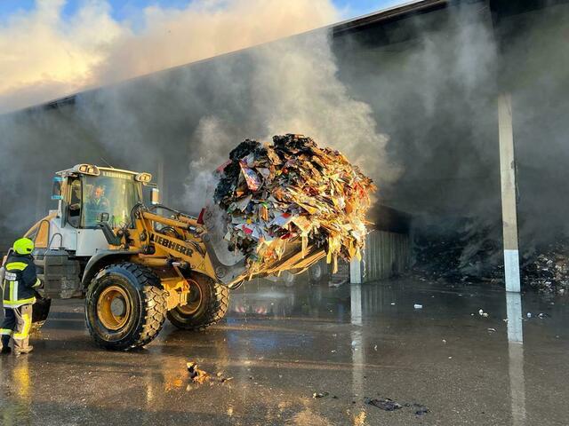 Gerade deshalb ist richtiges Mülltrennen so wichtig: Im Vorjahr kam es in der Lagerhalle der Firma Poscharnegg in St. Johann im Saggauhalle zu einem Brand. | Foto: FF