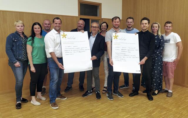 GR. Karin Kaltenbrunner, GR. Gerlinde Jochinger, GR. Martin Nahringbauer, Bgm. Christoph Haselsteiner, GR. Klaus Bruckner, Dr. Helmut Poppe, GGR. Birgit Wieser, Vbgm. Markus Huber, GR. Helmut Scheidl, DI Mathias Kronegger, GR. Karin Grünberger und GR. Gregor Zehetgruber | Foto: Gemeinde