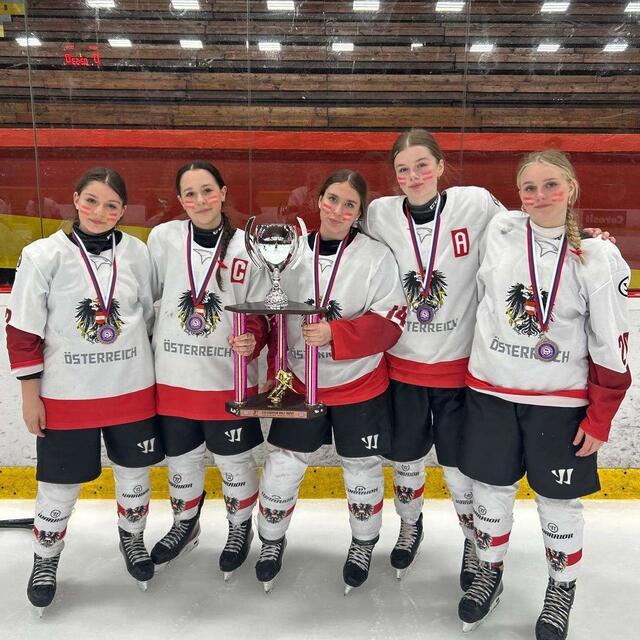 Johanna Brandstätter war nicht die einzige Villacherin beim U16-Damen-Nationalteam: V.l.n.r.: Siri Zimmermann, Valentina Prosen, Britta Bachler, Emma Kleinlercher und Johanna Brandstätter. | Foto: Privat