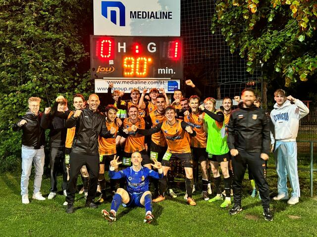 So feierte Gössendorf II den knappen 1:0-Sieg in Seiersberg. | Foto: SV