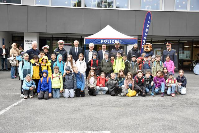 133 Kinderpolizei war der Hit im gesamten Bundesland Tirol. Auch LH Anton Mattle ließ sich den Event nicht entgehen.  | Foto: Hörmann