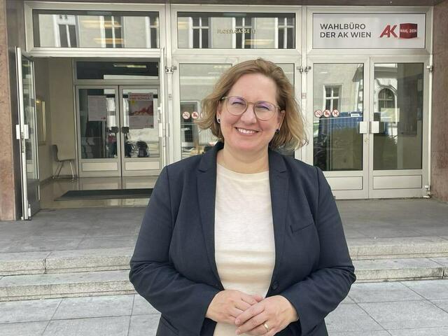 Für Silvia Hruška-Frank ist die Barrierefreiheit ein wichtiges Anliegen in der Umgestaltung der ehemaligen Abendschule.  | Foto: Salme Taha Ali Mohamed