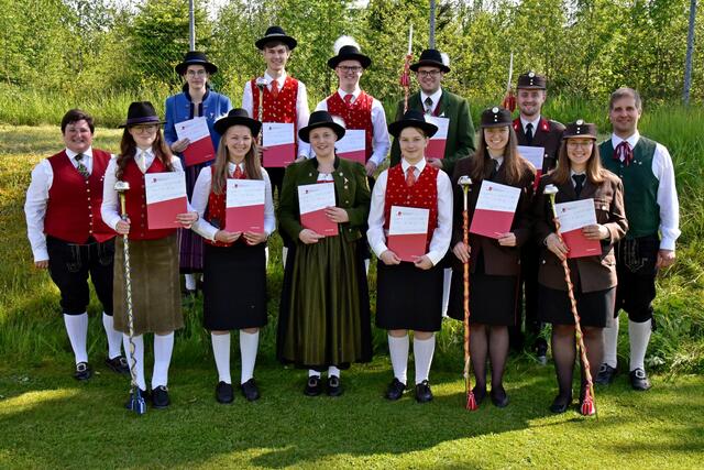 Die Musiklandschaft im Bezirk Schärding ist seit kurzem um 27 neue Stabführerinnen und Stabführer reicher. | Foto: Bezirksblasmusikverband Schärding