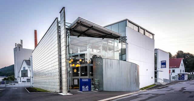 Bis zum Jahresende ist die Ausstellung "Die Wunderwelt des Glases" im Stoelzle Glasmuseum in Bärnbach zu besichtigen. | Foto: Die Abbilderei