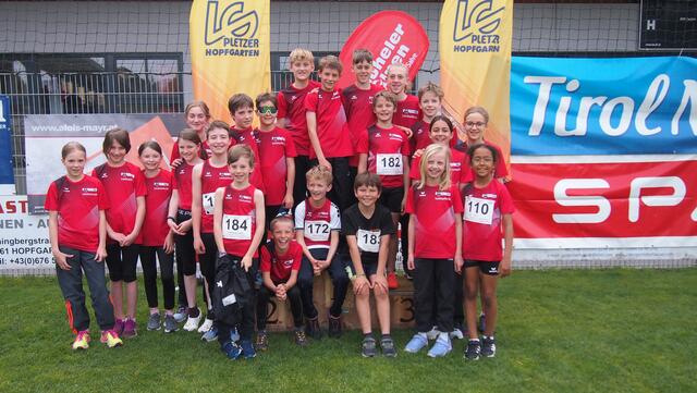 Mit einer großen Mannschaft reisten die Leichtathleten aus Reutte zum Kids-Cup in Hopfgarten. | Foto: Witting