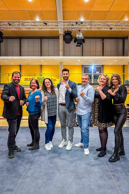 Der Höhepunkt des Abends waren die beiden errungenen Titel des Box Club Oberndorf. | Foto: Ja zu Oberndorf