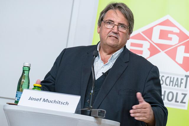 Nationalrat und Bau-Holz-chef Josef Muchitsch sieht 2024 als Jahr der Entscheidung und als äußerst wichtiges Jahr, es richtungsweisend für alle Beschäftigen in Österreich sein wird. | Foto: Trabi