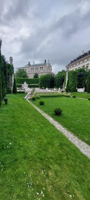 Die ruhige Ecke mit Sissi-Statue im Volksgarten  | Foto: Zuzana Kobesova 2024