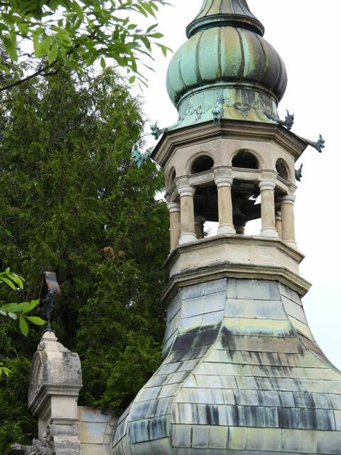 Kapelle am Pötzleinsdorfer Friedhof - Herr &amp; Frau Falke sind nicht daheim | Foto: Zuzana Kobesova 2024