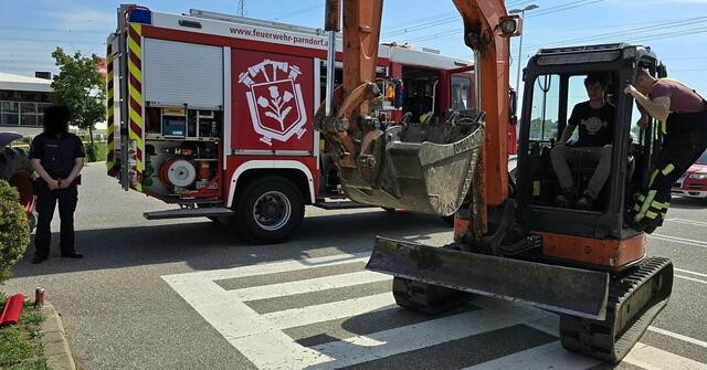 Ein vermeintlicher Gasaustritt in Parndorf entpuppte sich als Gefahr für die Umwelt. | Foto: FF Parndorf