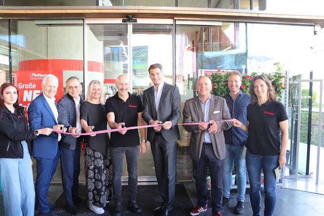 Große Freude bei der Eröffnung von Thomas Philipps in Wörgl. | Foto: Stadtmarketing Wörgl