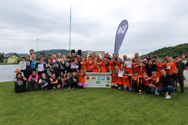 Bezirksbewerb Völkermarkt der Kinder-Sicherheitsolympiade: Erster Platz VS Tainach (Mitte), zweiter Platz VS Sittersdorf (links) dritter Platz VS Ruden (rechts) | Foto: KZS/AUVA M. Lippitsch