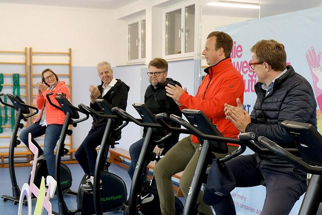 Mehr Bewegung im Alltag: das ist das Ziel der Bewegungsrevolution. | Foto: Gepa