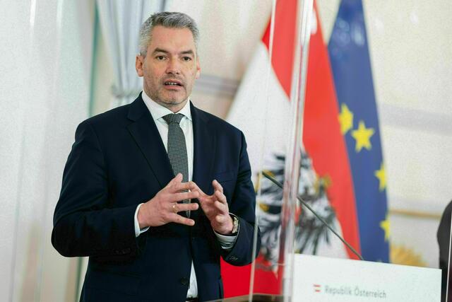 Bundeskanzler Karl Nehammer (ÖVP) präsentierte in der Steiermark die Wohnbauoffensive. | Foto: BKA/Schrötter
