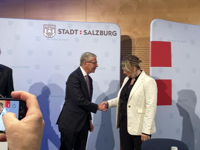Angelobung von Stadträtin Anna Schiester (Bürgerliste) durch Landeshauptmann Wilfried Haslauer (ÖVP) | Foto: Philip Steiner