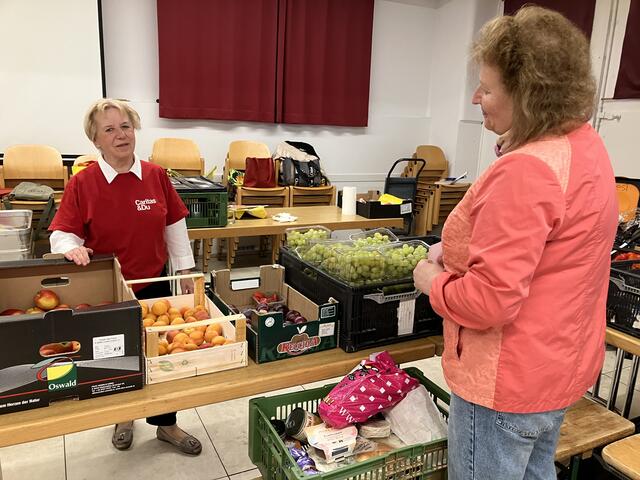 Frisches Obst beim Le+O-"Markt" für Bedürftige in der Elisabethstraße in Mödling | Foto: Stockmann