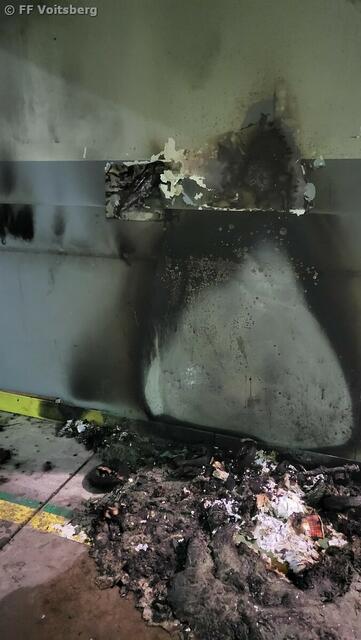 Im Bereich einer Müllinsel kam es zum Brand, der rasch gelöscht werden konnte. | Foto: FF Voitsberg