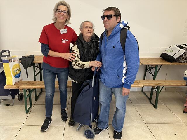 Anna Maria mit zwei Kunden | Foto: Stockmann