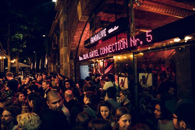 Bereits zum 14. Mal laden am Mittwoch, 8. Mai, zahlreiche Gürtellokale zu einer großen Party in die Wiener U-Bahnbögen, bzw. in die umliegenden Lokale. | Foto: Sammy Kreutz/Gürtel Connection