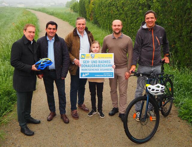 Christof Dauda (NÖ Straßendienst), Christian Gepp, Hubert Keyl, Magda Keyl, Johannes Sutter und Christoph Aschauer. | Foto: NÖ Straßendienst