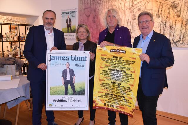 Landeshauptmann Hans Peter Doskozil, Neusiedls Bezirkshauptfrau Ulrike Zschech, Ewald Tatar und Nickelsdorfs Bürgermeister Gerhard Zapfl. | Foto: Stefan Schneider