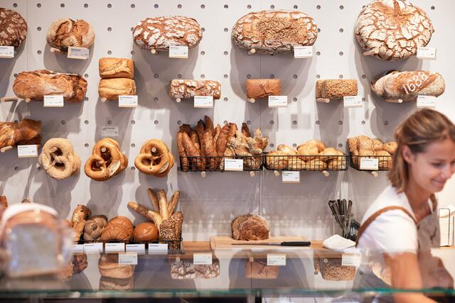 Ein Blick in das Schaufenster: Die Backwaren von Sorger. | Foto: Sorger