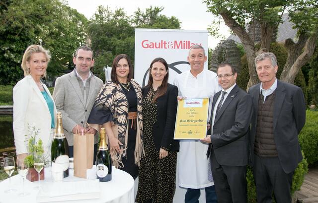 G&amp;M-Hrsg.in Martina Hohenlohe, Herbert Oschep, Obmann Wein Burgenland und Weintourismus Burgenland, LH-Stv.in Astrid Eisenkopf, Barbara Eselböck-Weissgerber, Koch des Jahres 2024 Alain Weissgerber, WK-Bgld.Präs. Andreas Wirth, G&amp;M-Hrsg. Kari Hohenlohe | Foto: Landesmedienservice