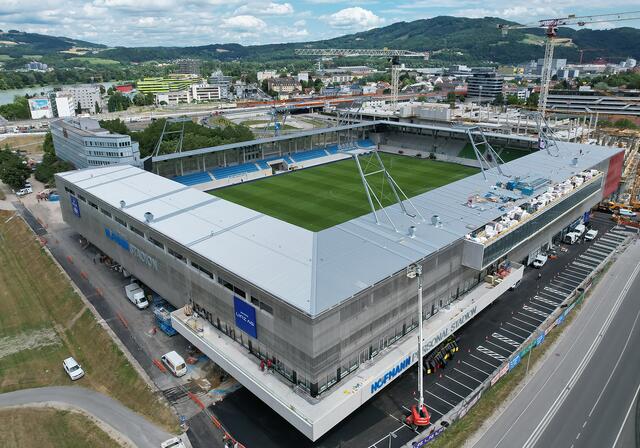 Ab 13. Mai gibt es beim neuen Donauparkstadion Zustiegsmöglichkeiten zu den Linien 12 und 25 in beide Fahrtrichtungen. | Foto: Stadt Linz