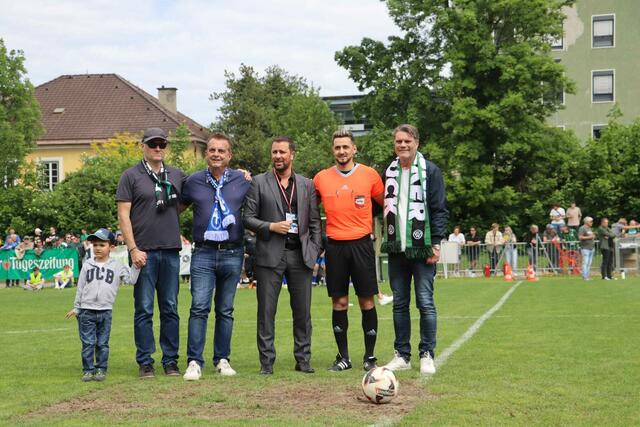 Ossi Wolkenstein (Matchballspende), Herbert Lener (Generali Union Innsbruck Obmann), LHStv. Georg Dornauer, Schiedsrichter Olcay Bingöl und Hannes Rauch (FC Wacker Innsbruck Präsident) | Foto: Stefan