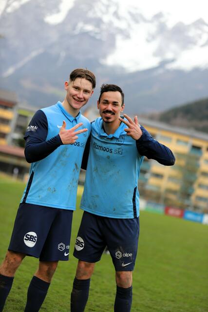li. Konsti Gertig, der seine Ausbildung bei Bayern München und Red Bull Salzburg genossen hat,
und Peter Irsch, der seine Partnerschaft mit dem BSK 1933 nach dem Sieg gegen den FC Pinzgau
verlängert hat | Foto: BSK 1933