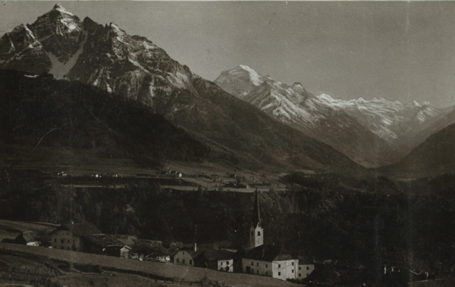 Ein Blick auf die Ortschaft Patsch um 1905 | Foto: http://data.onb.ac.at/AKON/AK061_234