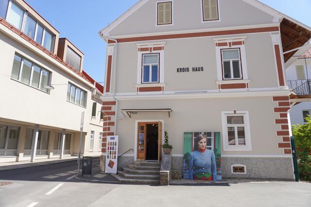 Die Mode von "Stajan" wird noch bis zum 12. Mai im Stainzer Krois-Haus präsentiert. | Foto: Löschnig