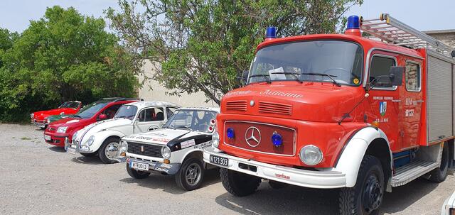 eine "alte" Mercedes Feuerwehr war auch dabei | Foto: Philipp Steinriegler