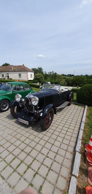Die 1930er Jahre lassen grüßen, ein alter britischer Lagonda. | Foto: Philipp Steinriegler