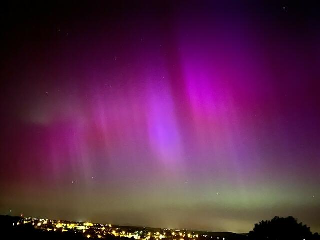 Bilder aus Baumgarten. Die Aufnahmen wurden um ca. 1:00 Uhr in der Nacht von Freitag auf Samstag in Richtung Draßburg und Eisenstadt gemacht.  | Foto: Judith Fischer