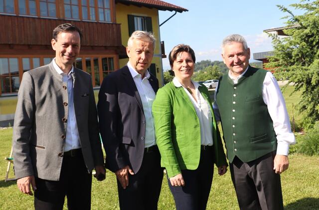 NAbg. Ernst Gödl, Reinhold Lopatka, Tanja Venier und Lannachs Bgm. Josef Niggas | Foto: Edith Ertl