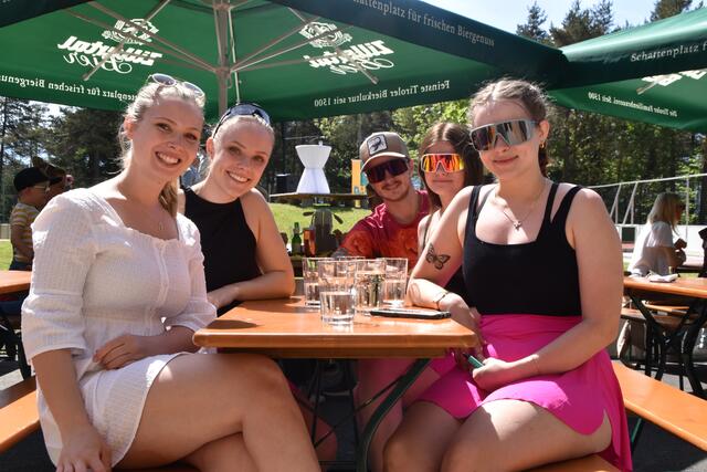 Maria, Hannah, Marcel, Magdalena und Melanie genossen die gute Stimmung. | Foto: Kendlbacher