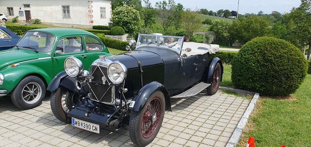 Die 1930er Jahre lassen grüßen, ein alter britischer Lagonda. | Foto: Philipp Steinriegler