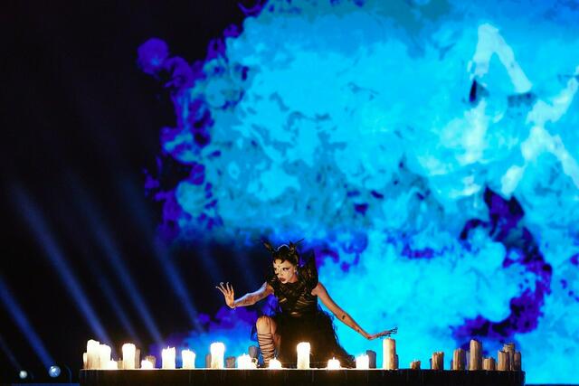 Trotz des verbotenen Todeszaubers "Avada Kedavra" in ihrem Lied "Doomsday Blue" darf Bambie Thug für Irland an den ESC-Start gehen | Foto: Alma Bengtsson / EBU