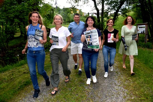 Kultursommer Pabneukirchen 2024.  Sandra Cardenas Lara, Sandra Plaimer, Josef Lumetsberger, Barbara Payreder, Monika Kastner, Claudia Steindl.  | Foto: Zinterhof