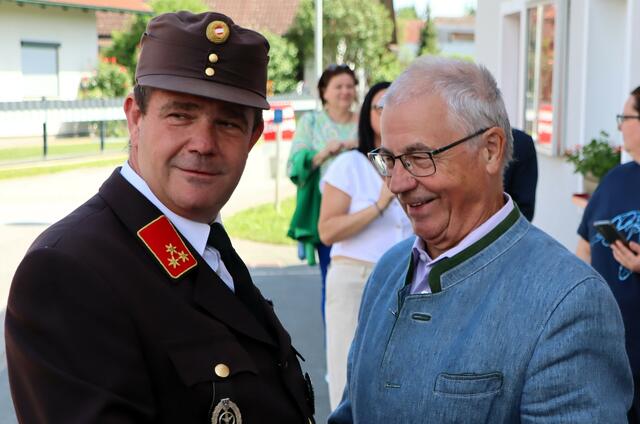 Innerfamiliärer Glückwunsch: HBI Sohn Markus &amp; Papa Karl Adam